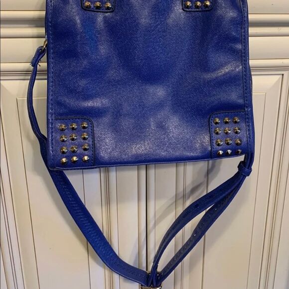 Brand name symbol is “(A) “ I don’t know the brand name but it’s a beautiful! - Picture 4 of 7